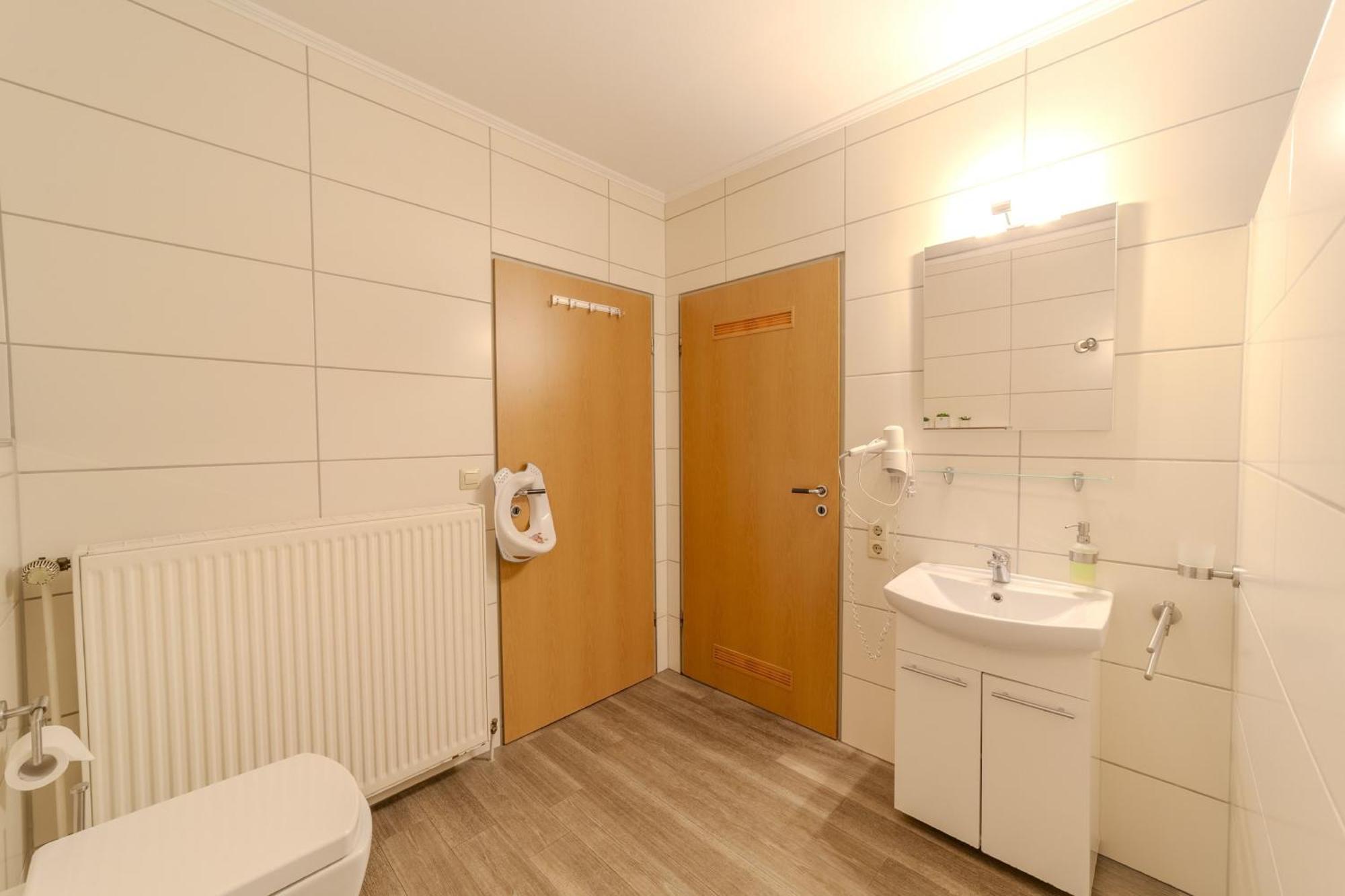 Apartment Familienhof Bruening - Doppelzimmer Waldesruh I